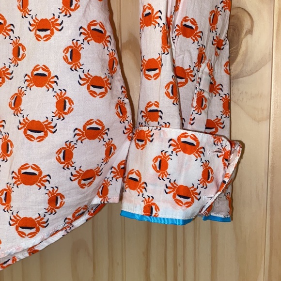 Crown and Ivy Crab Print Button Down NWOT - Picture 2 of 3